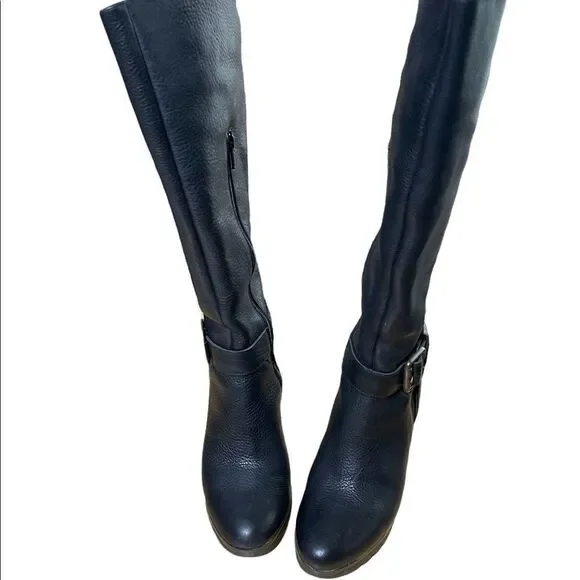 Black Heeled Boots with Buckle Detail - Picture 7 of 16